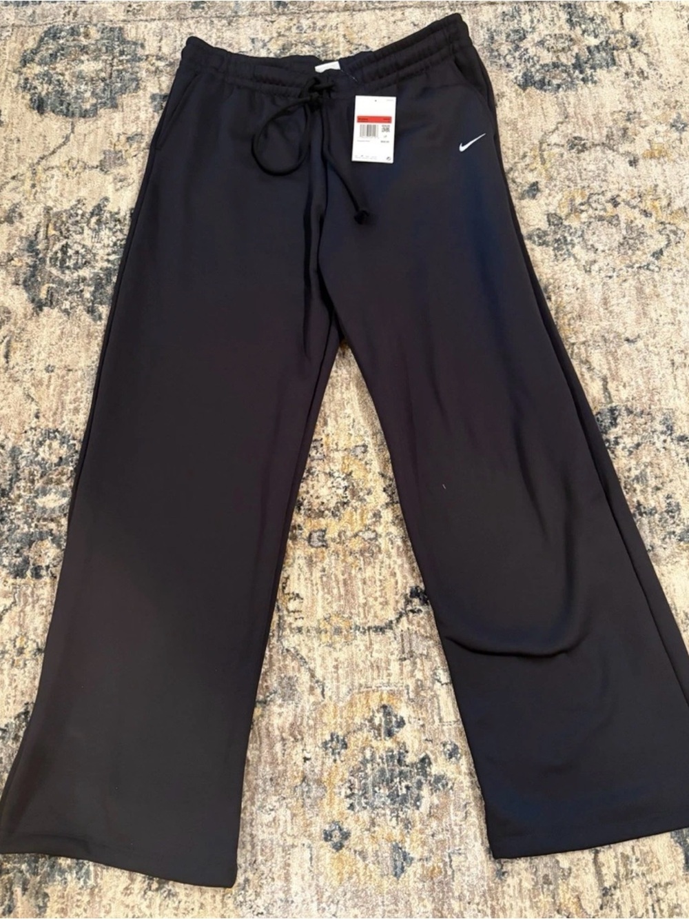 Women’s Nike Standard Fit Full Length Sweatpants Activewear Black L CU5529-011